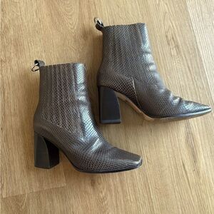 Paige Frankie Snake Skin Embossed Block Heel Booties Women’s Size 6.5